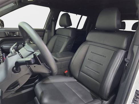 Used 2025 Hyundai Santa Fe Calligraphy image 18