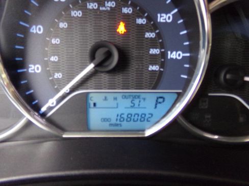 Used 2015 Toyota Corolla LE image 16