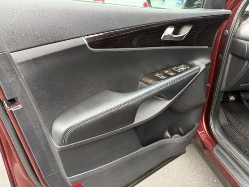 Used 2020 Kia Sorento LX w/ LX I4 Convenience Package image 10