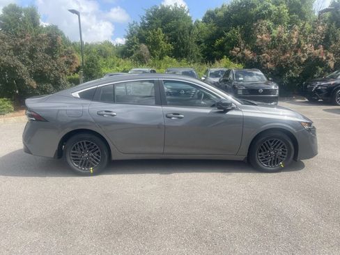 New 2026 Nissan Sentra SV w/ SV Convenience Package FWD image 2