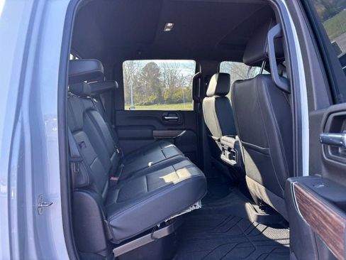 Used 2023 Chevrolet Silverado 3500 High Country image 10