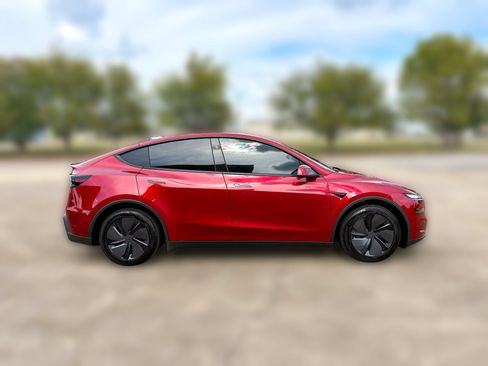 Used 2026 Tesla Model Y Long Range AWD/4WD image 16