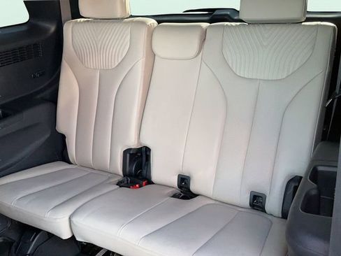 Used 2024 Hyundai Palisade Calligraphy image 17