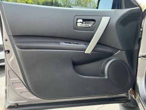 Used 2015 Nissan Rogue S w/ Convenience Package FWD image 9
