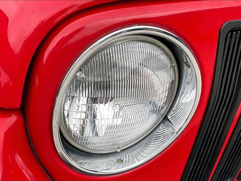 Used 2001 Jeep Wrangler SE image 27