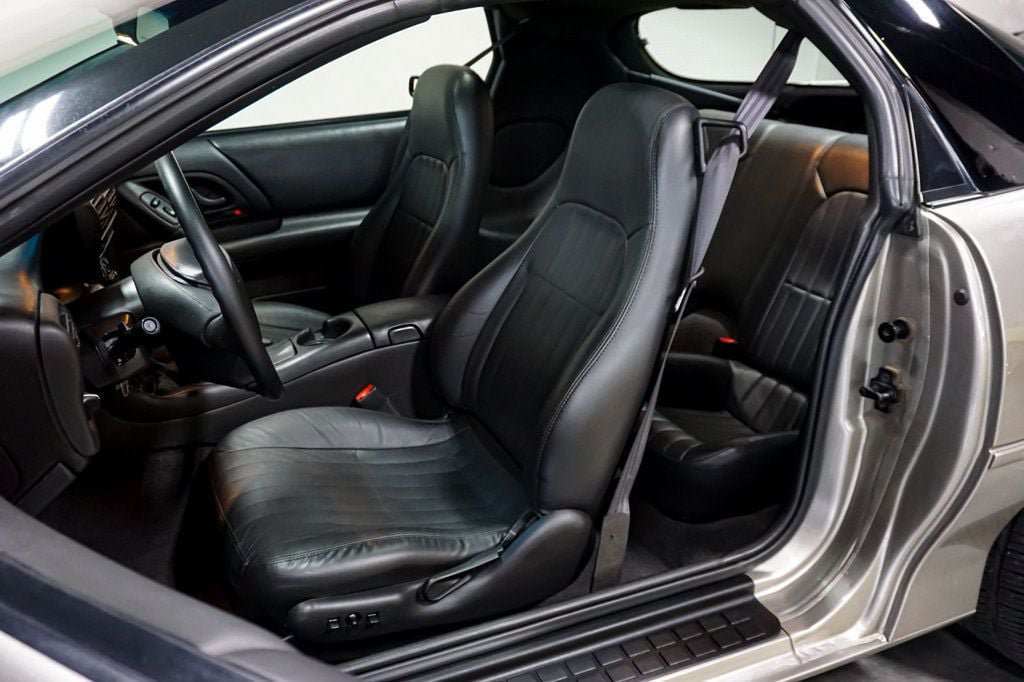 Used 2002 Chevrolet Camaro Z28 w/ SS Performance/Appearance Pkg RWD image 9