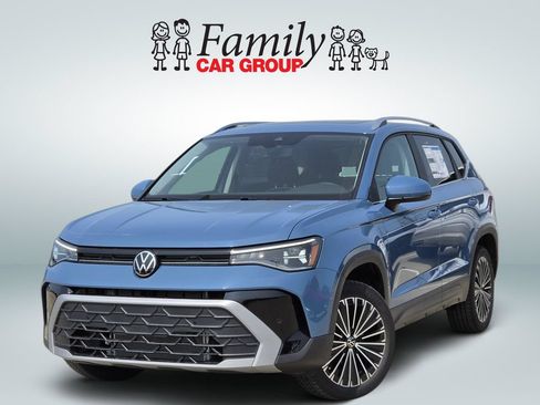 New 2026 Volkswagen Taos SE FWD image 1