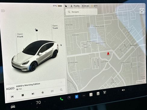 Used 2022 Tesla Model Y Long Range image 17