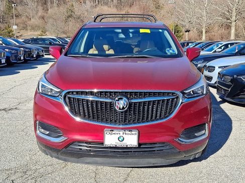 Used 2018 Buick Enclave Essence w/ LPO, Hit The Road Package AWD/4WD image 2