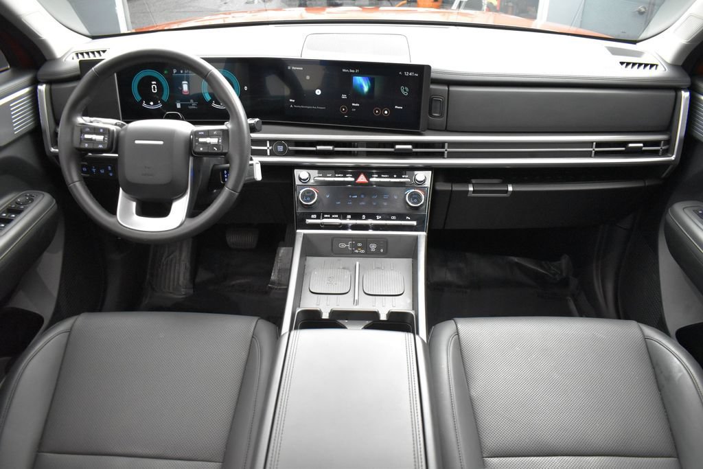 Used 2025 Hyundai Santa Fe XRT AWD/4WD image 13