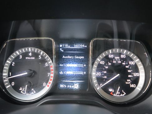 Used 2017 Nissan Titan SL image 20