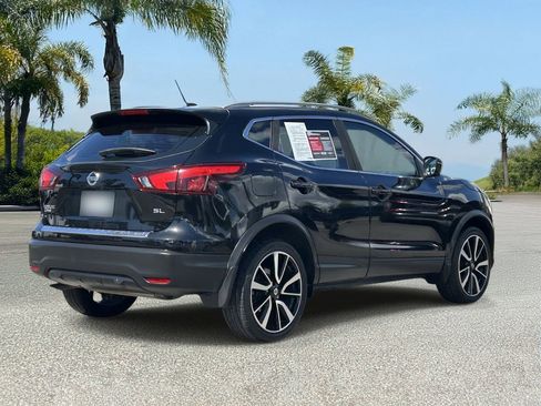 Certified 2017 Nissan Rogue Sport SL FWD image 5