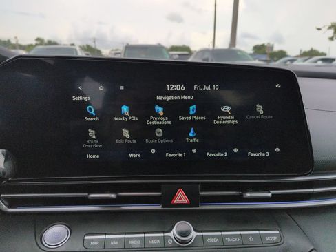 Used 2025 Hyundai Elantra SEL FWD image 17