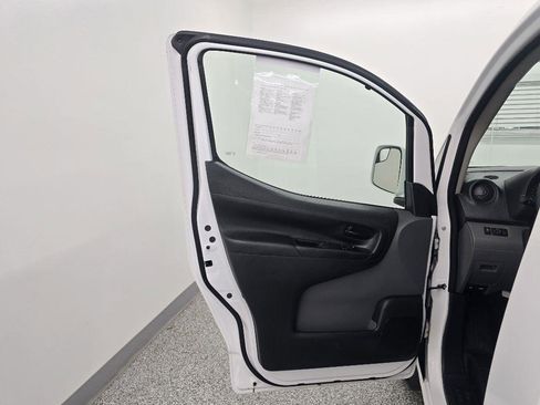 Used 2018 Nissan NV200 SV w/ Navigation Package FWD image 28