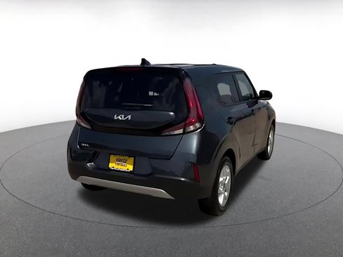Used 2025 Kia Soul LX w/ LX Technology Package FWD image 15