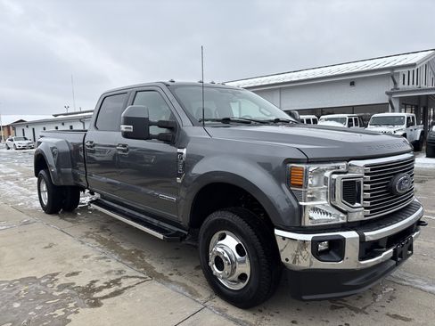 Used 2022 Ford F350 Lariat w/ Lariat Value Package image 3