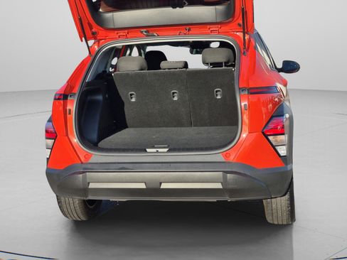 Used 2024 Hyundai Kona SEL FWD image 11
