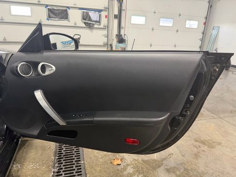 Used 2004 Nissan 350Z Touring image 21