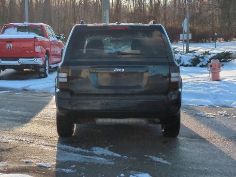 Used 2010 Jeep Patriot Latitude image 7