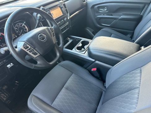 Used 2018 Nissan Titan SV w/ SV Convenience Package AWD/4WD image 10