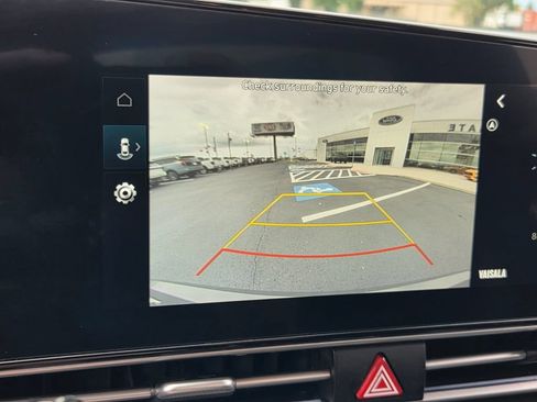 Used 2024 Hyundai Elantra SEL FWD image 23