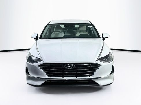 Used 2023 Hyundai Sonata SE FWD image 2