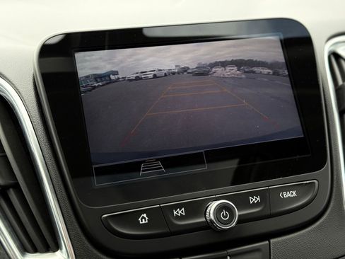 Used 2021 Chevrolet Malibu LT image 36