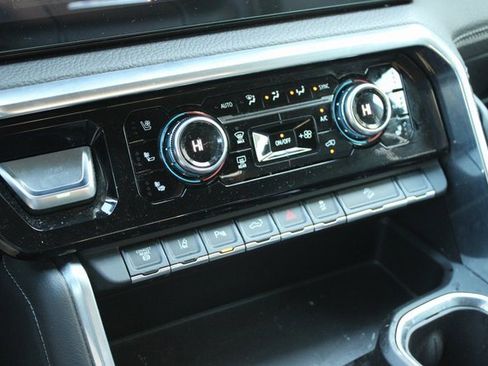 Used 2024 GMC Sierra 2500 Denali w/ Denali Reserve Package image 26