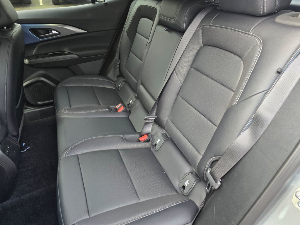 New 2026 Chevrolet Equinox EV LT w/ Convenience Package II AWD/4WD image 19