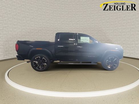 New 2026 GMC Canyon Denali AWD/4WD image 4