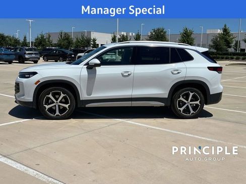 New 2025 Volkswagen Tiguan SE image 9