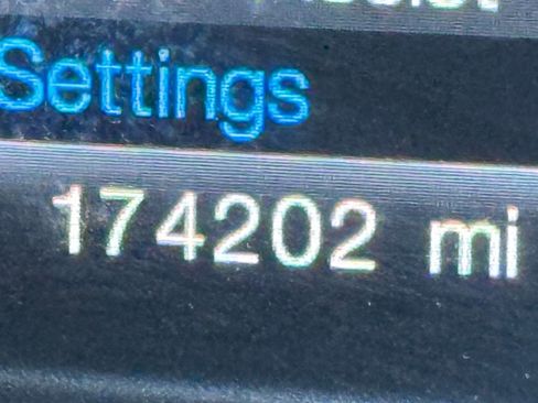 Used 2015 Ford Explorer XLT w/ Equipment Group 202A image 11