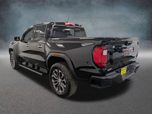 Used 2025 GMC Canyon Denali image 6
