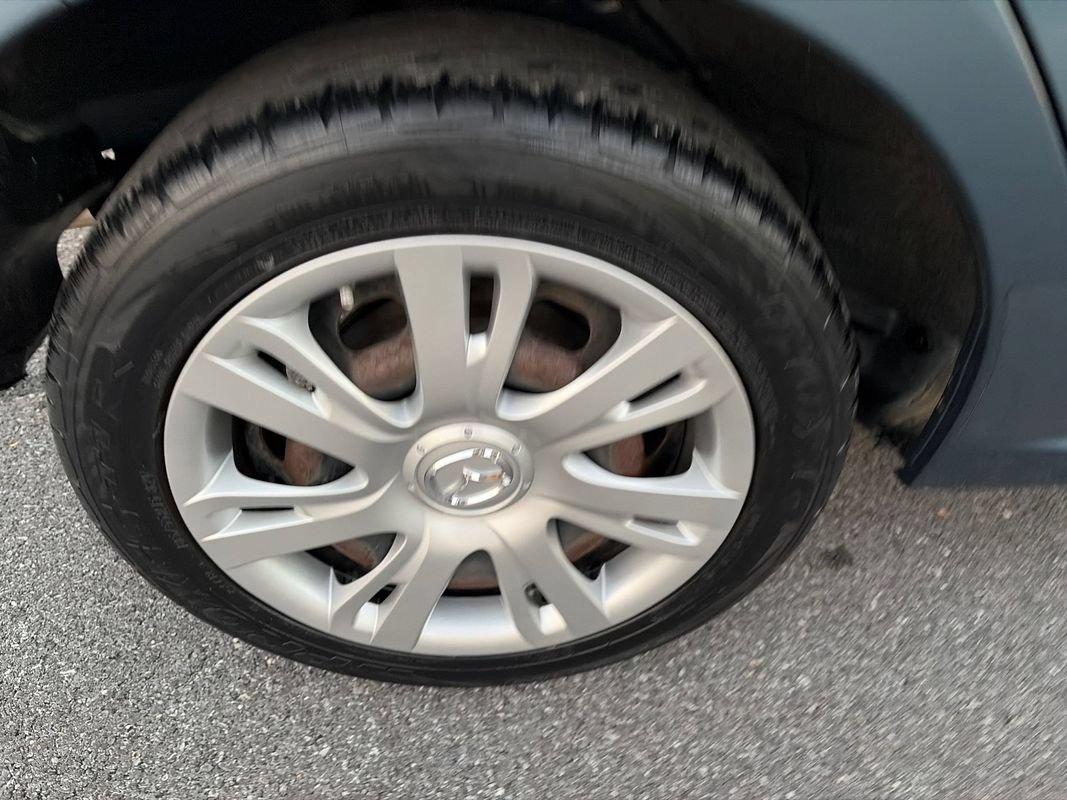 Used 2014 MAZDA MAZDA2 Sport FWD image 28