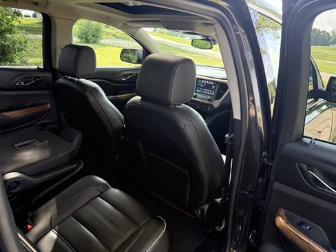 Used 2017 GMC Acadia Denali AWD/4WD image 32