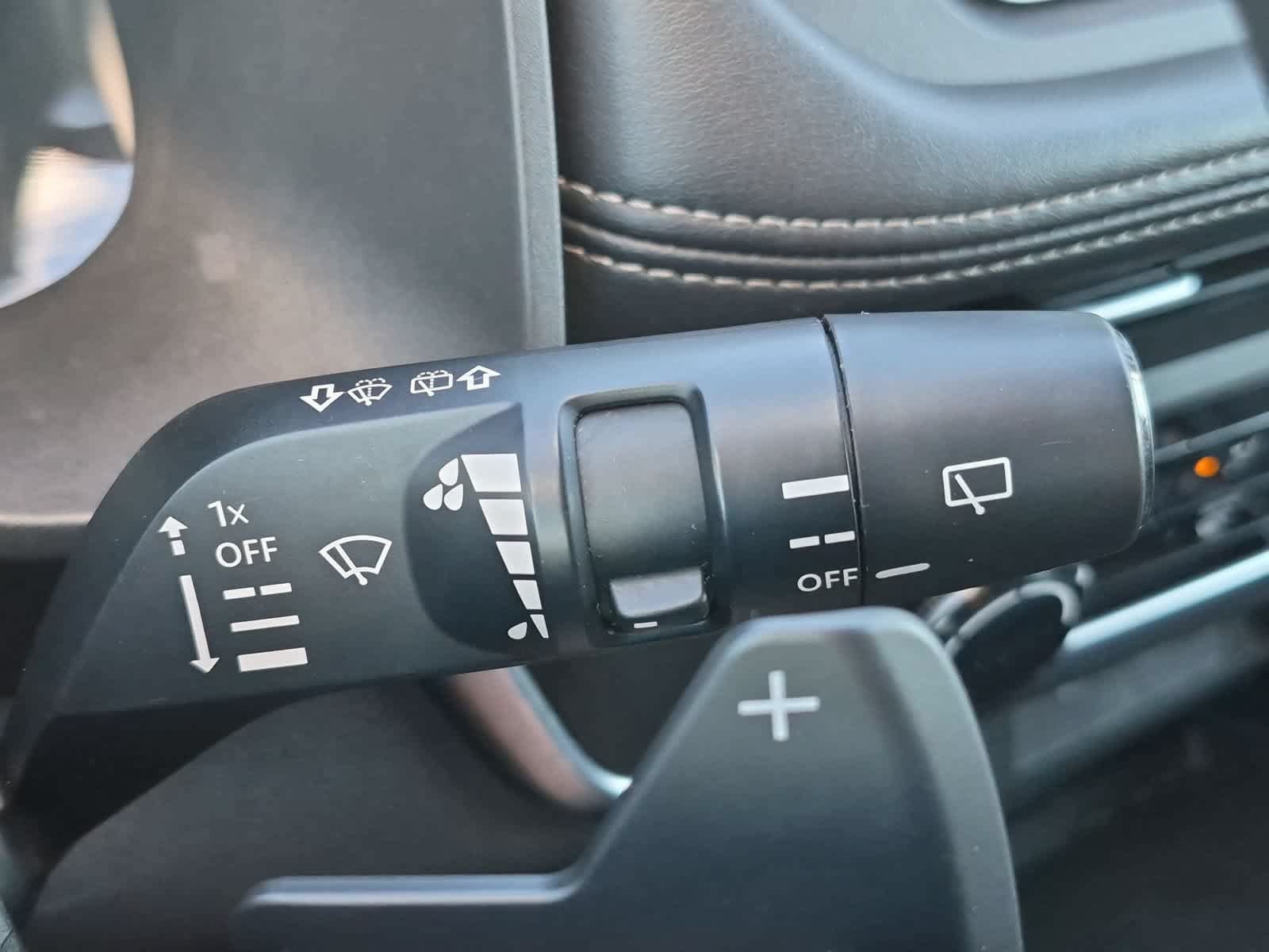 Used 2023 Nissan Rogue S FWD image 25
