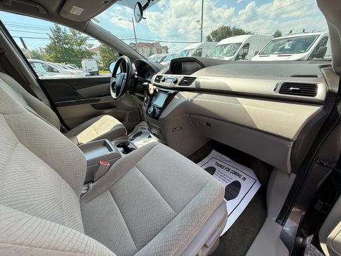 Used 2016 Honda Odyssey SE image 33