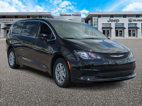 New 2026 Chrysler Voyager LX image 2