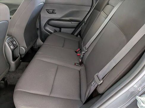 Used 2025 Hyundai Kona SEL FWD image 17