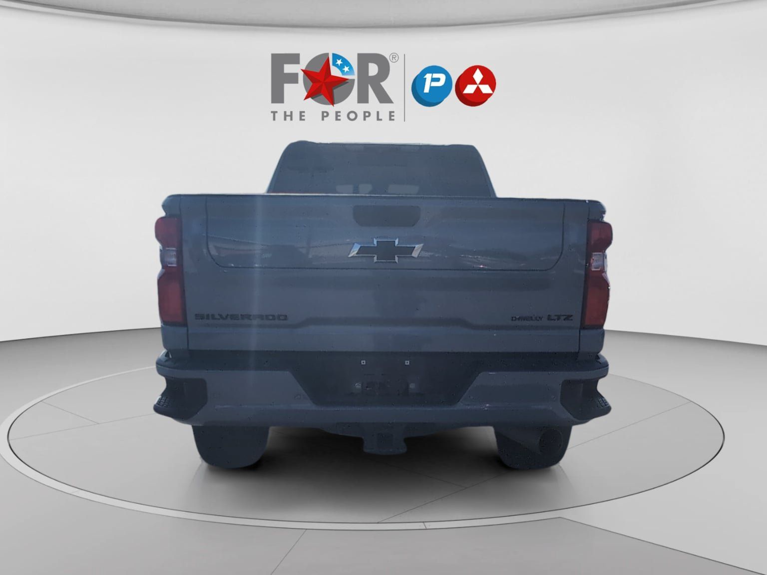 Used 2024 Chevrolet Silverado 2500 LTZ w/ LTZ Plus Package AWD/4WD image 4