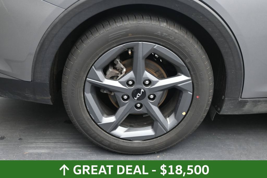 Used 2025 Kia K4 FWD image 15