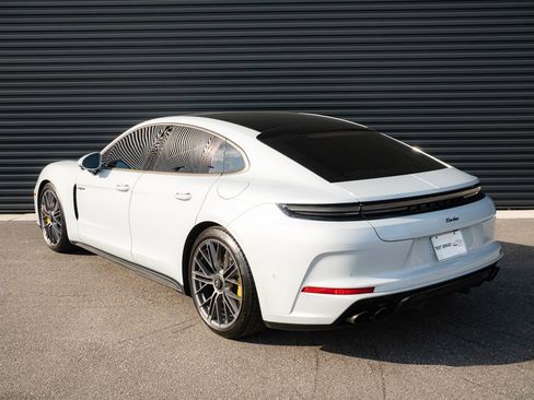 Certified 2025 Porsche Panamera Turbo image 3