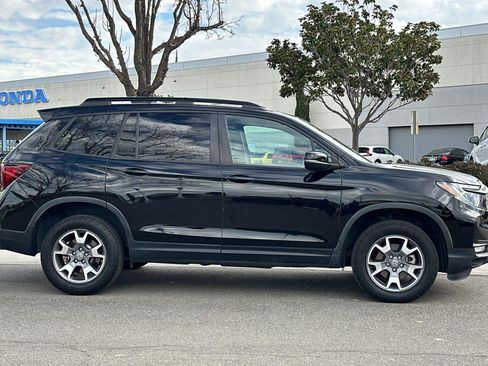 Used 2023 Honda Passport TrailSport image 3