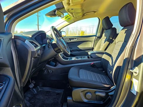 Used 2022 Ford Edge SE w/ Black Appearance Package image 12