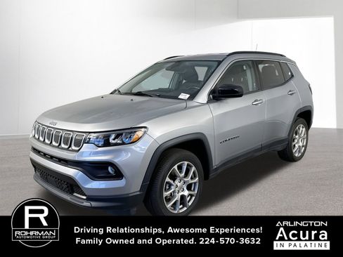 Used 2022 Jeep Compass Latitude image 1