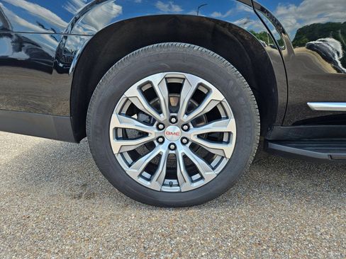 Used 2022 GMC Yukon Denali w/ Advanced Technology Package AWD/4WD image 31