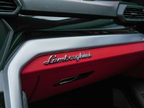 Used 2019 Lamborghini Urus image 28