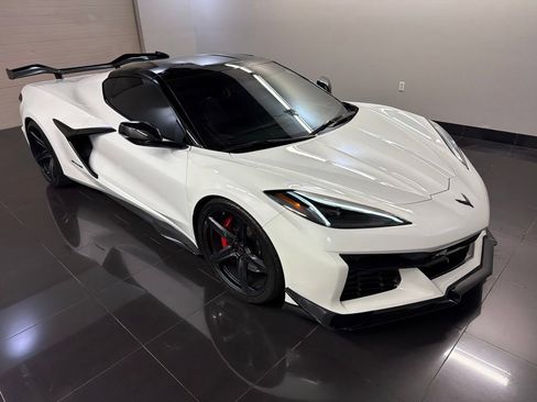 Used 2023 Chevrolet Corvette Z06 w/ Engine Appearance Package RWD image 1