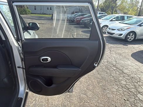 Used 2015 Kia Soul FWD image 20
