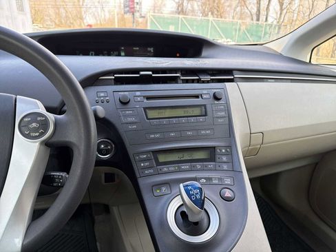 Used 2010 Toyota Prius One image 26